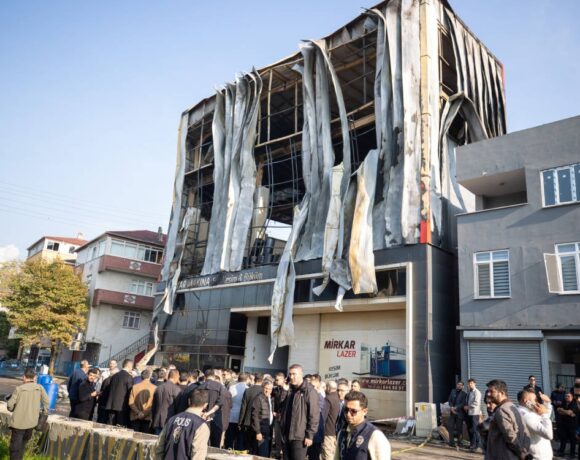 Dilovası, Hendek ve Benzeri Katliamların Acı Tekrarıdır: Bu Bir Kaza Değil, Kadın Emeği Sömürüsü Üzerine Kurulu Sosyal Cinayettir!