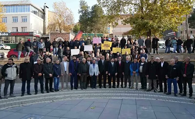 Katliamın değil katledilenlerin ailelerin yanında olun Katliamın değil katledilenlerin ailelerin yanında olun